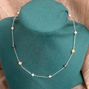 Bridal necklace with colored beads